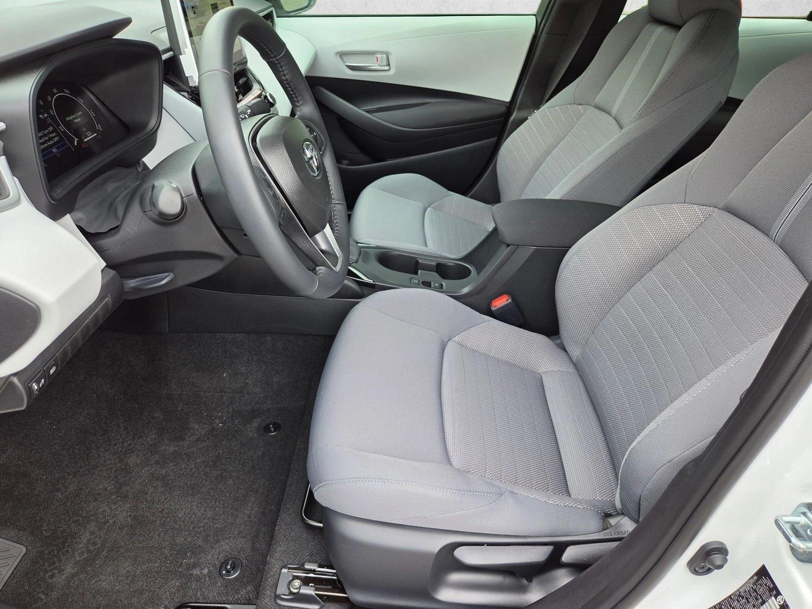 2026 Toyota Corolla SE - Photo 15