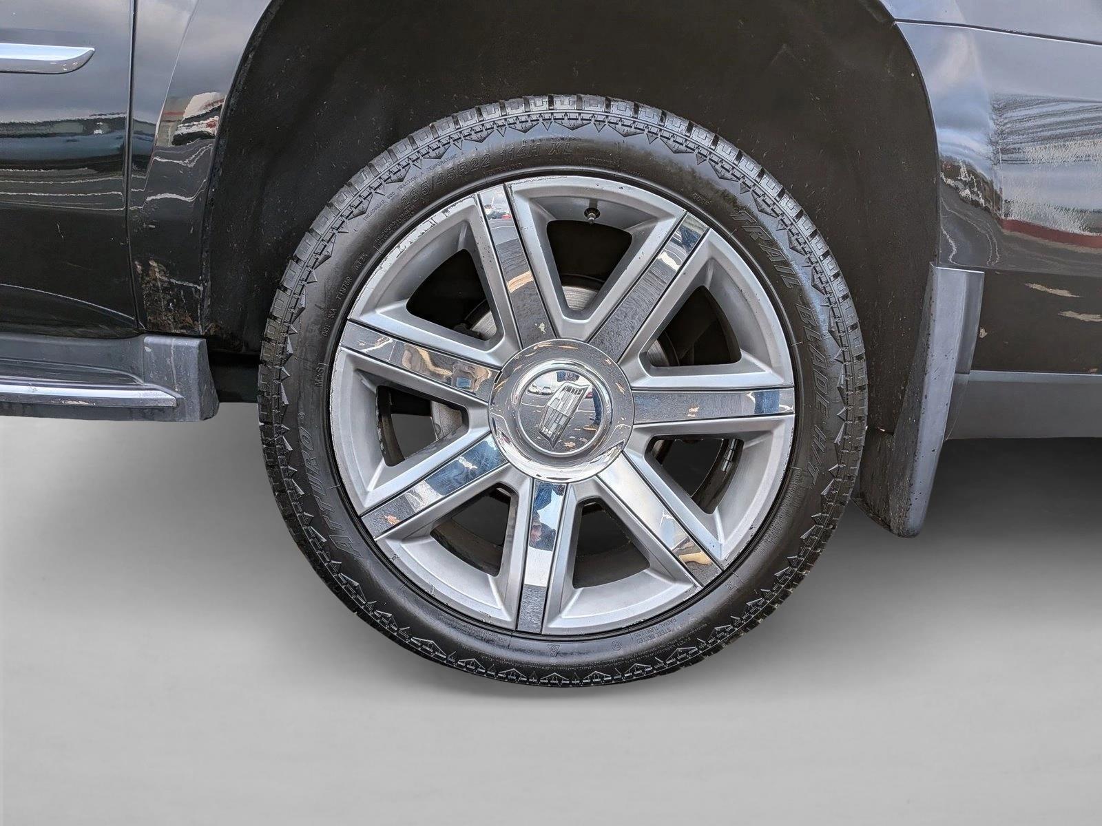 2017 CADILLAC ESCALADE ESV - Image 24