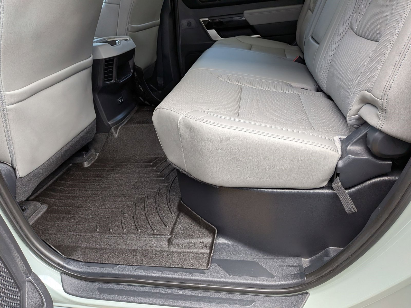 2024 TOYOTA TUNDRA - Image 16