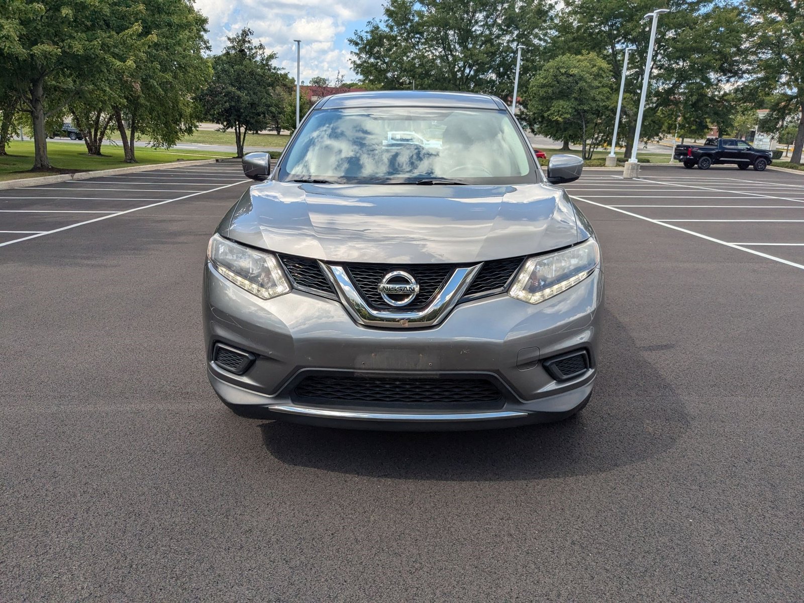 2016 Nissan Rogue S photo 2
