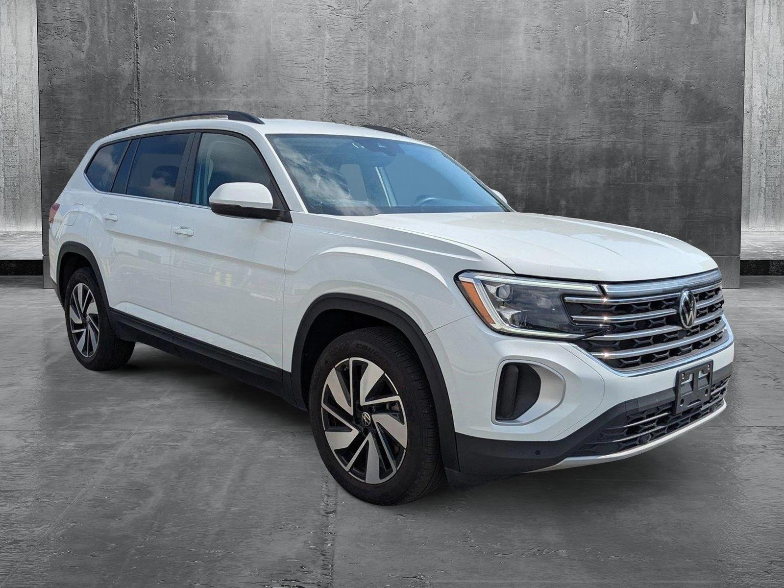 2024 Volkswagen Atlas SE Technology photo 3