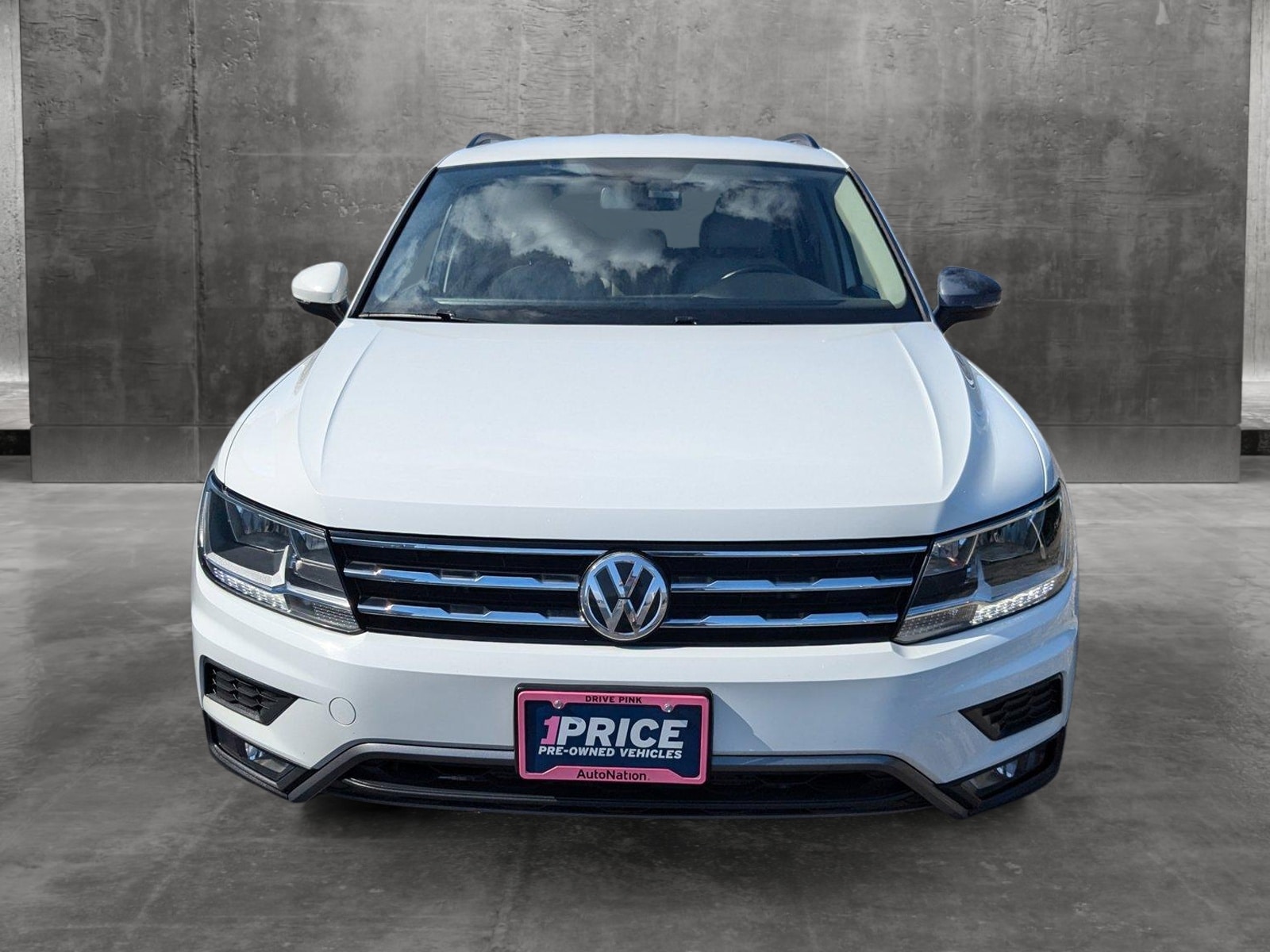 Used 2018 Volkswagen Tiguan SE with VIN 3VV2B7AX3JM020881 for sale in Libertyville, IL