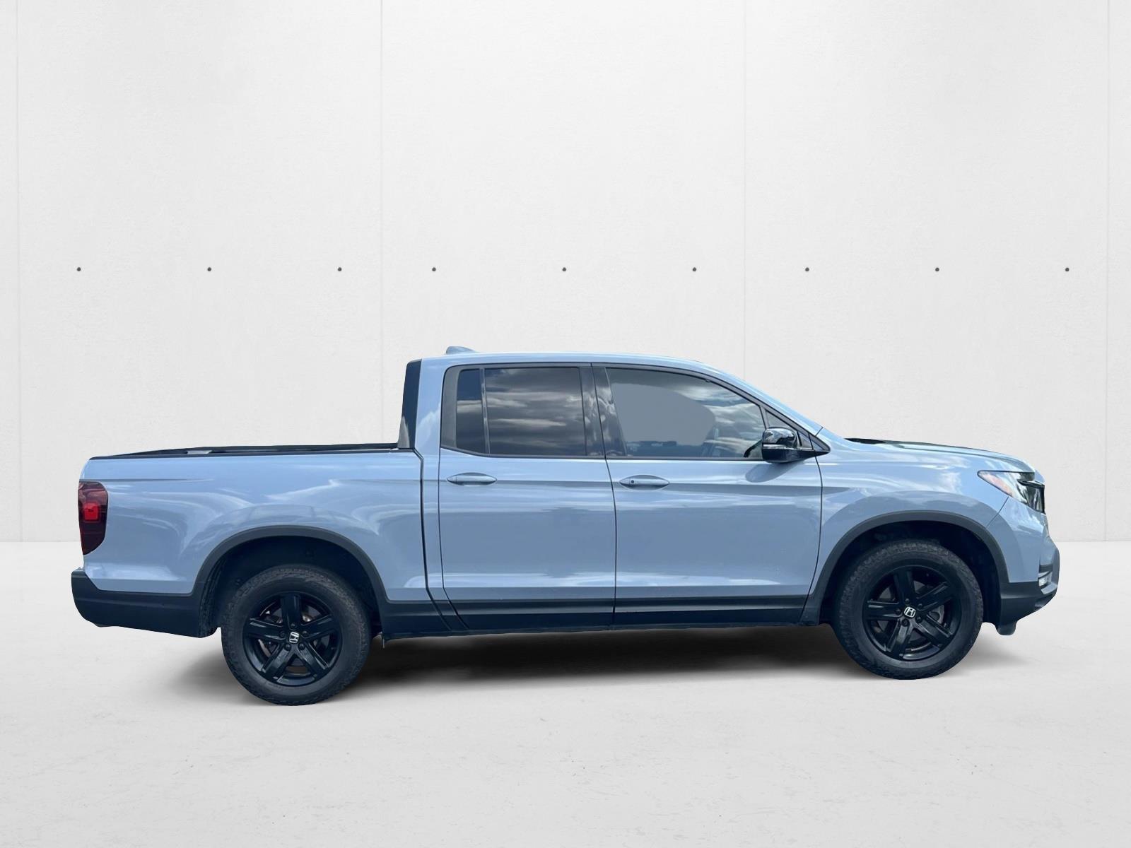 2023 Honda Ridgeline Black Edition photo 4
