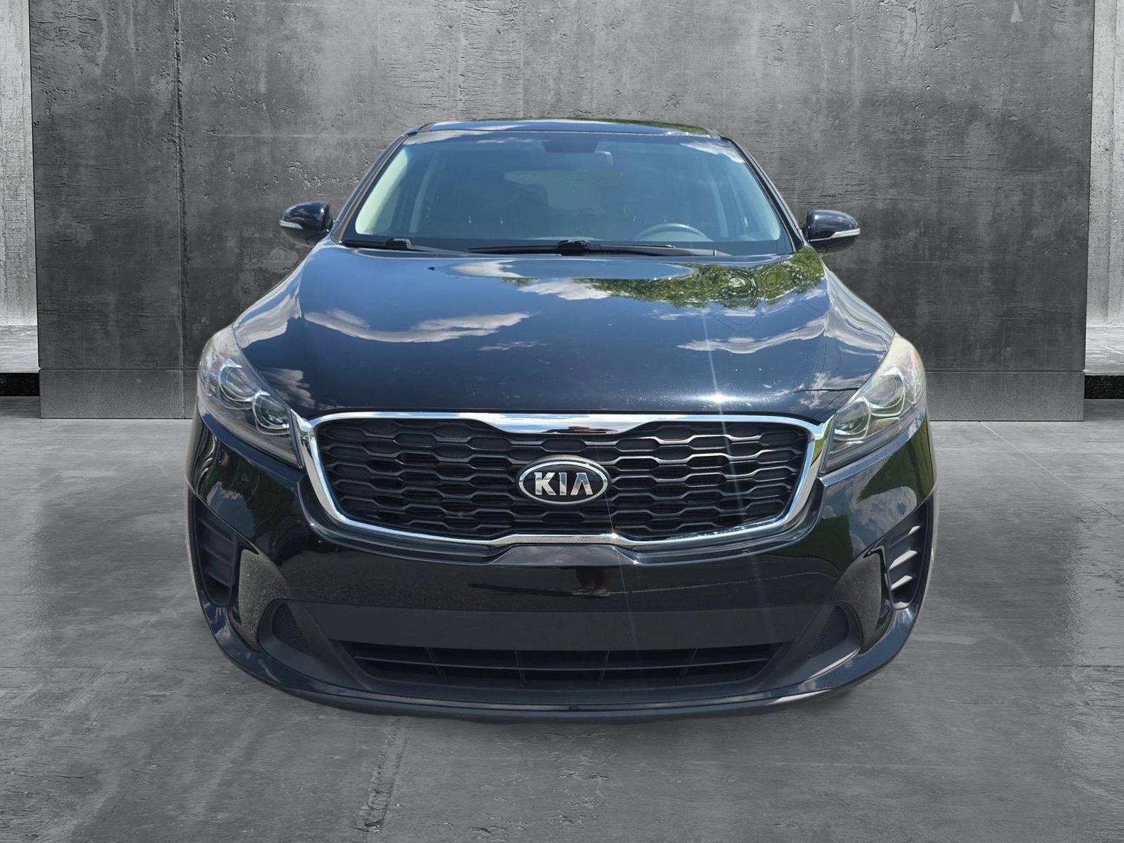 2019 Kia Sorento LX photo 2