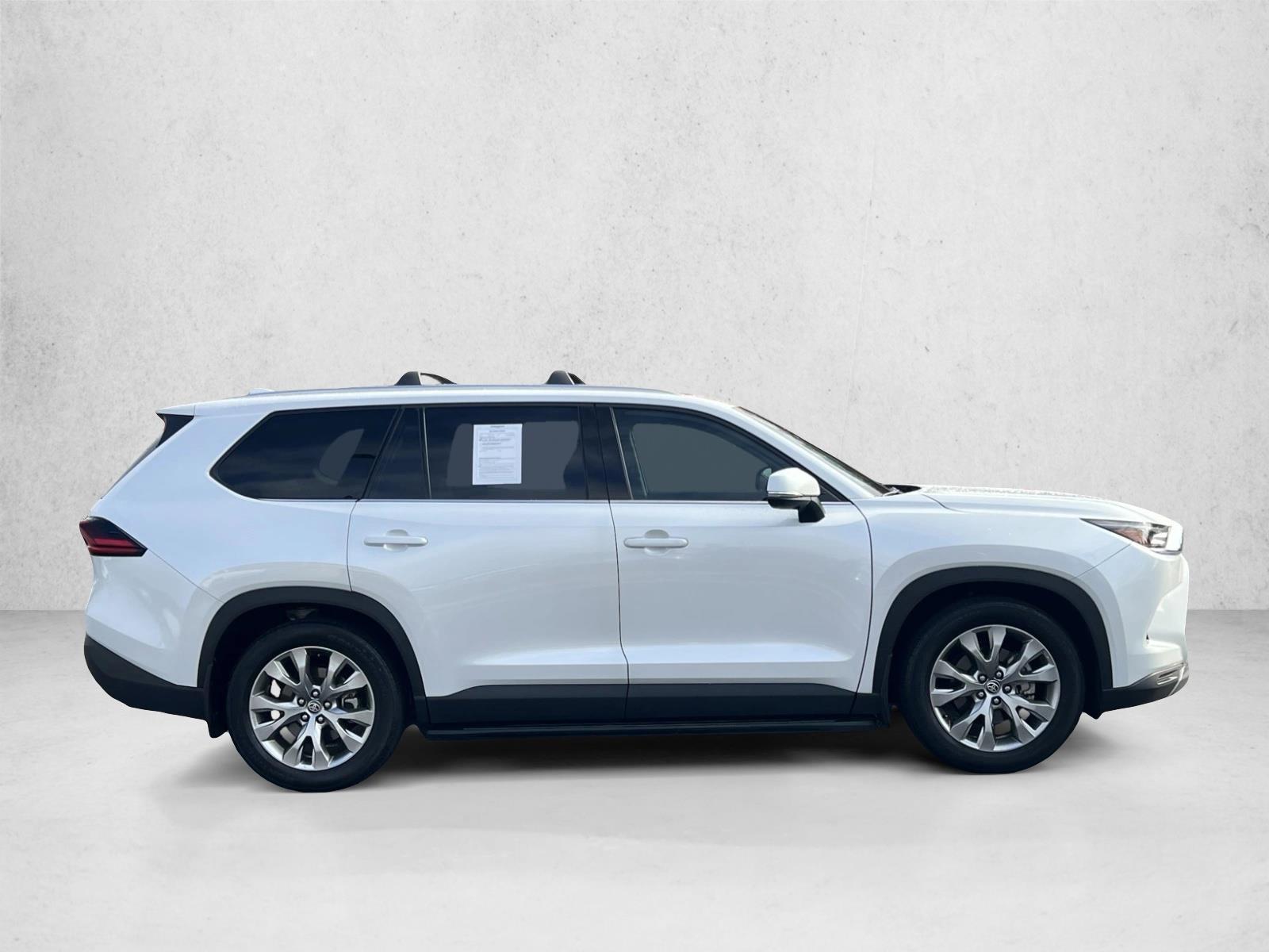 2025 Toyota Highlander Hybrid Limited photo 4