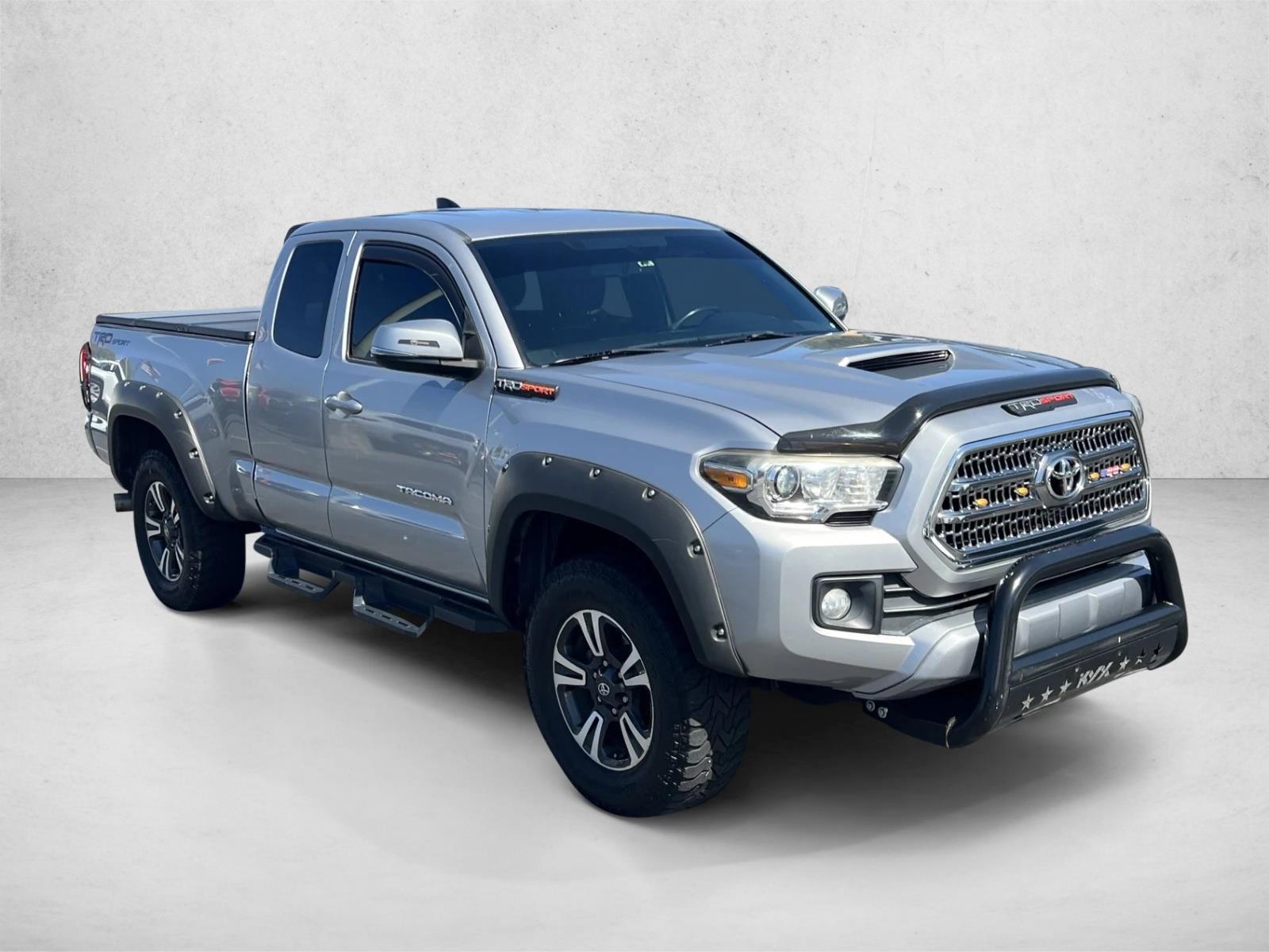 2016 Toyota Tacoma TRD Sport V6 photo 3
