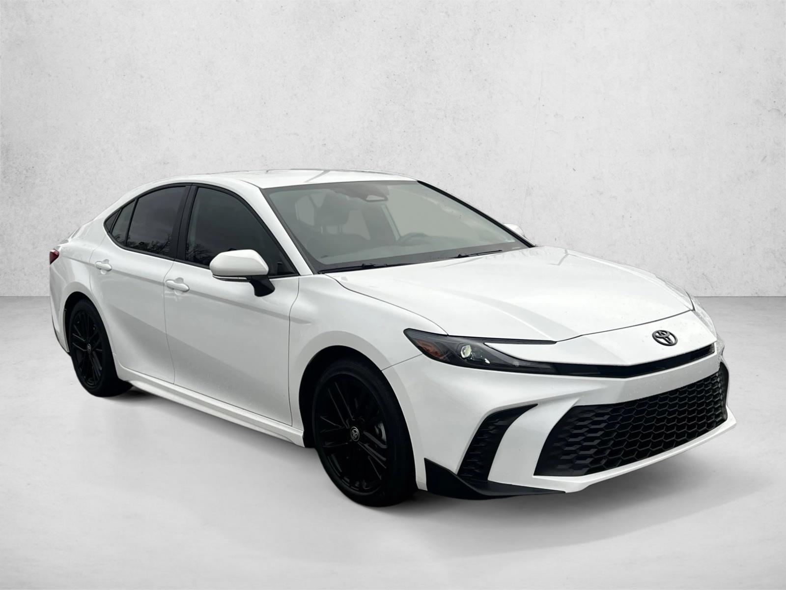 2025 Toyota Camry SE photo 3