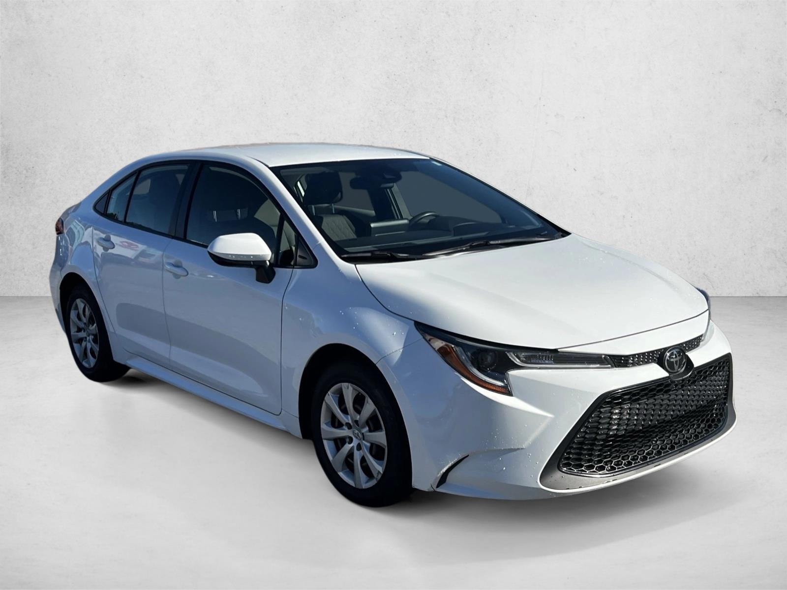 2022 Toyota Corolla LE photo 3