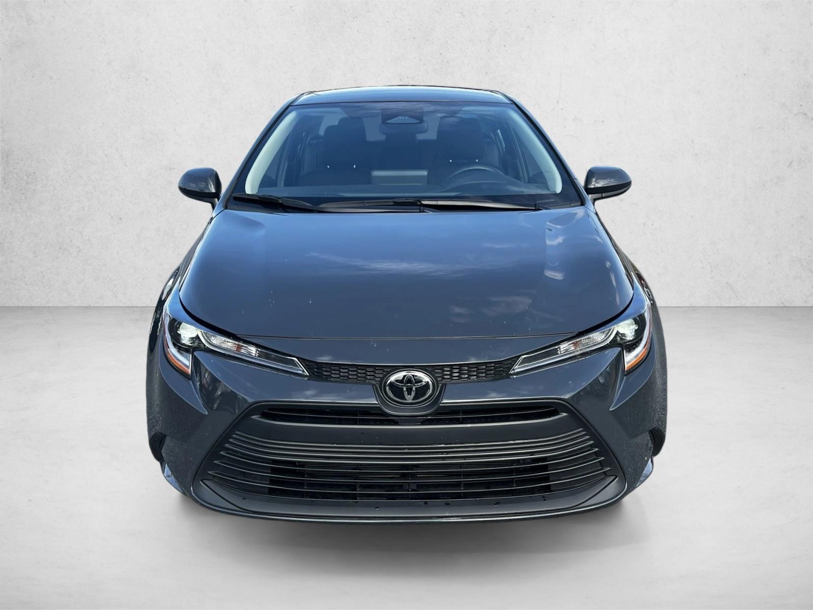 2025 Toyota Corolla LE photo 2
