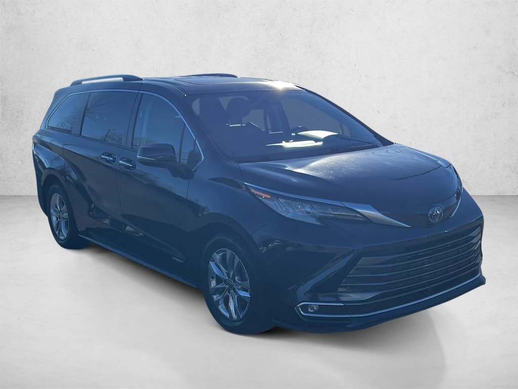Certified 2021 Toyota Sienna Limited 7 Passenger Van