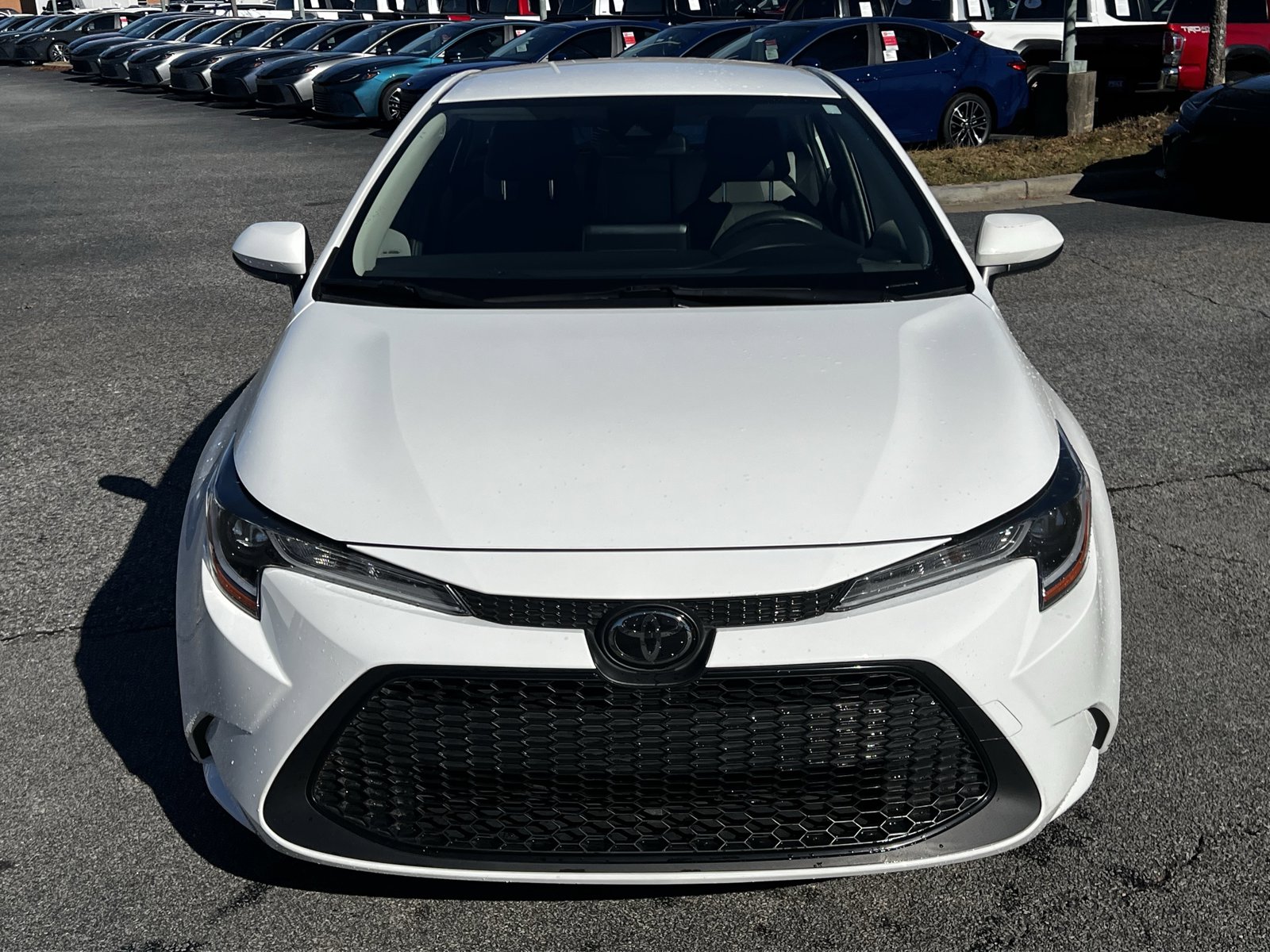 2022 Toyota Corolla LE photo 2