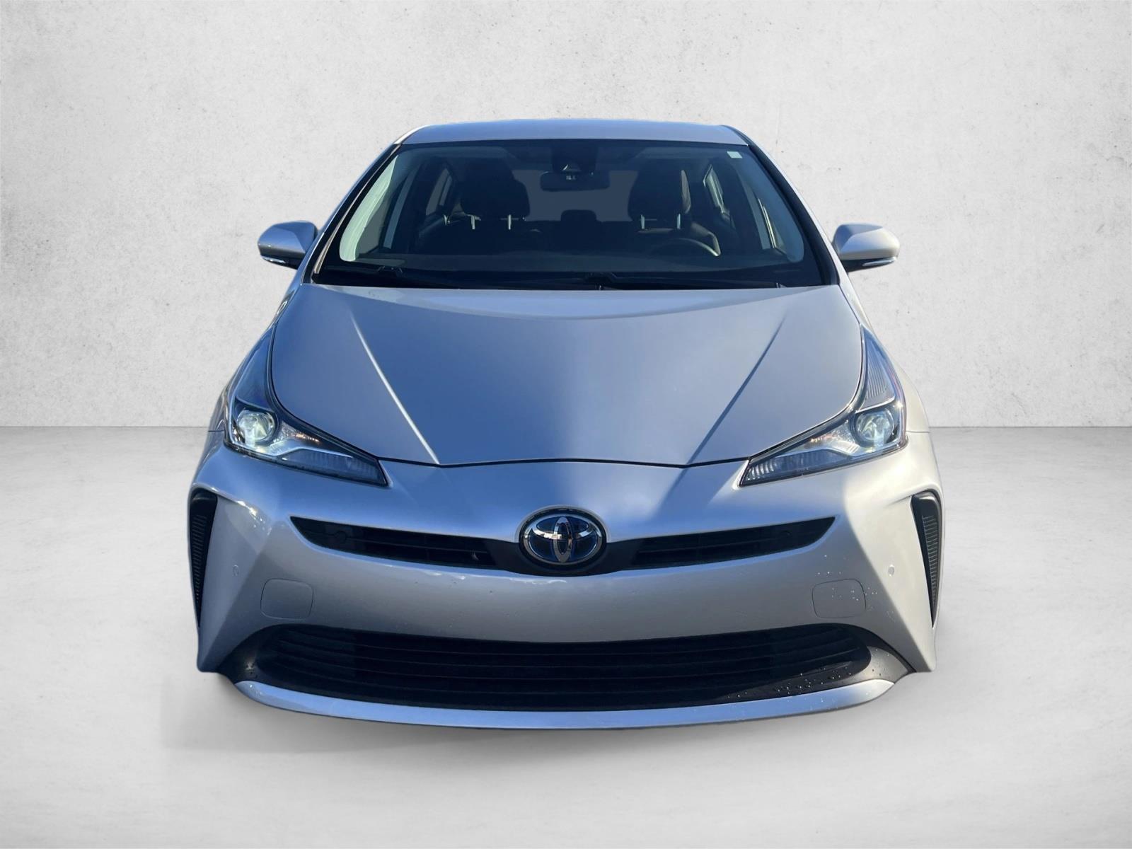 2021 Toyota Prius LE photo 2