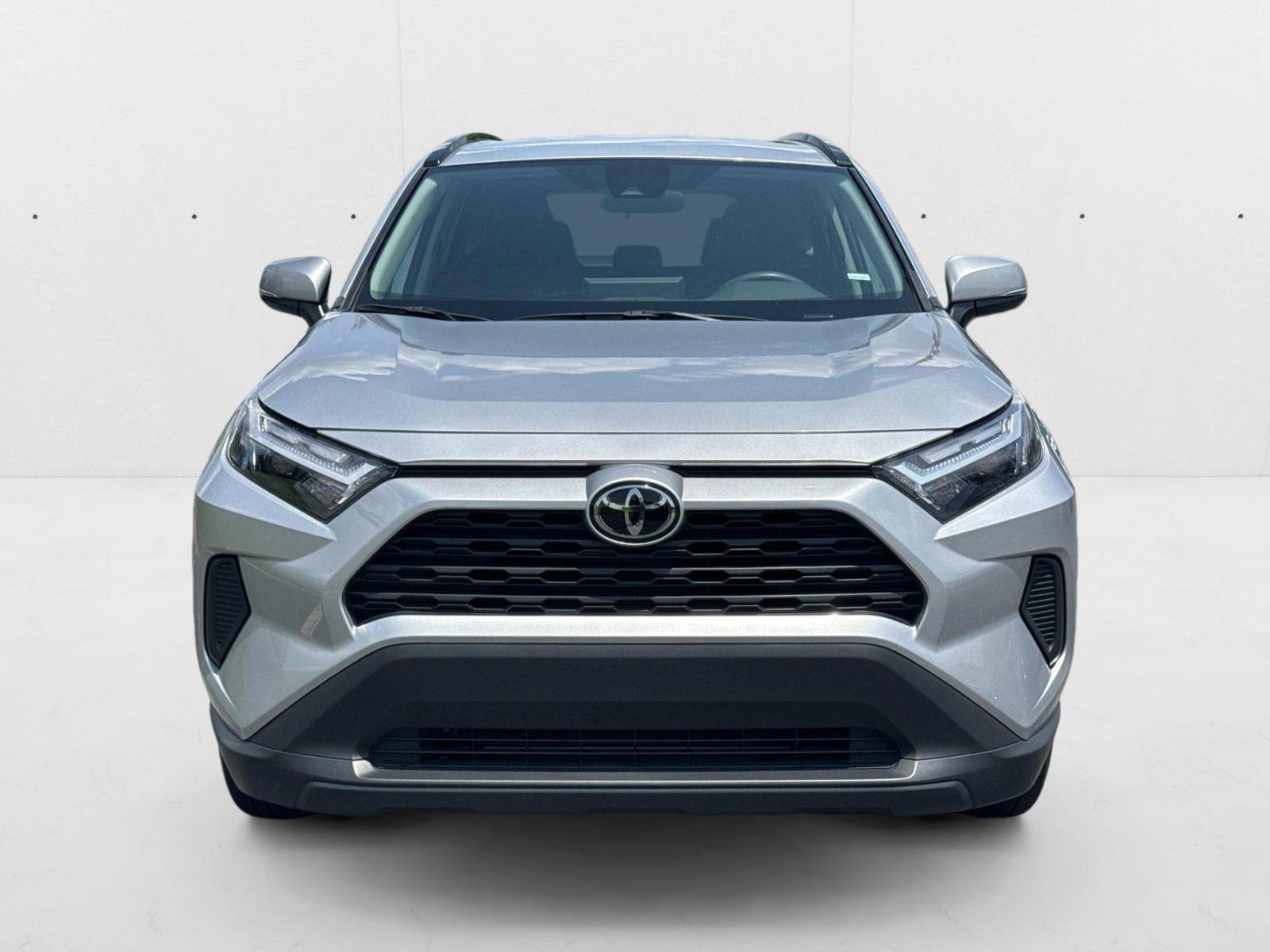2024 Toyota RAV4 XLE photo 2