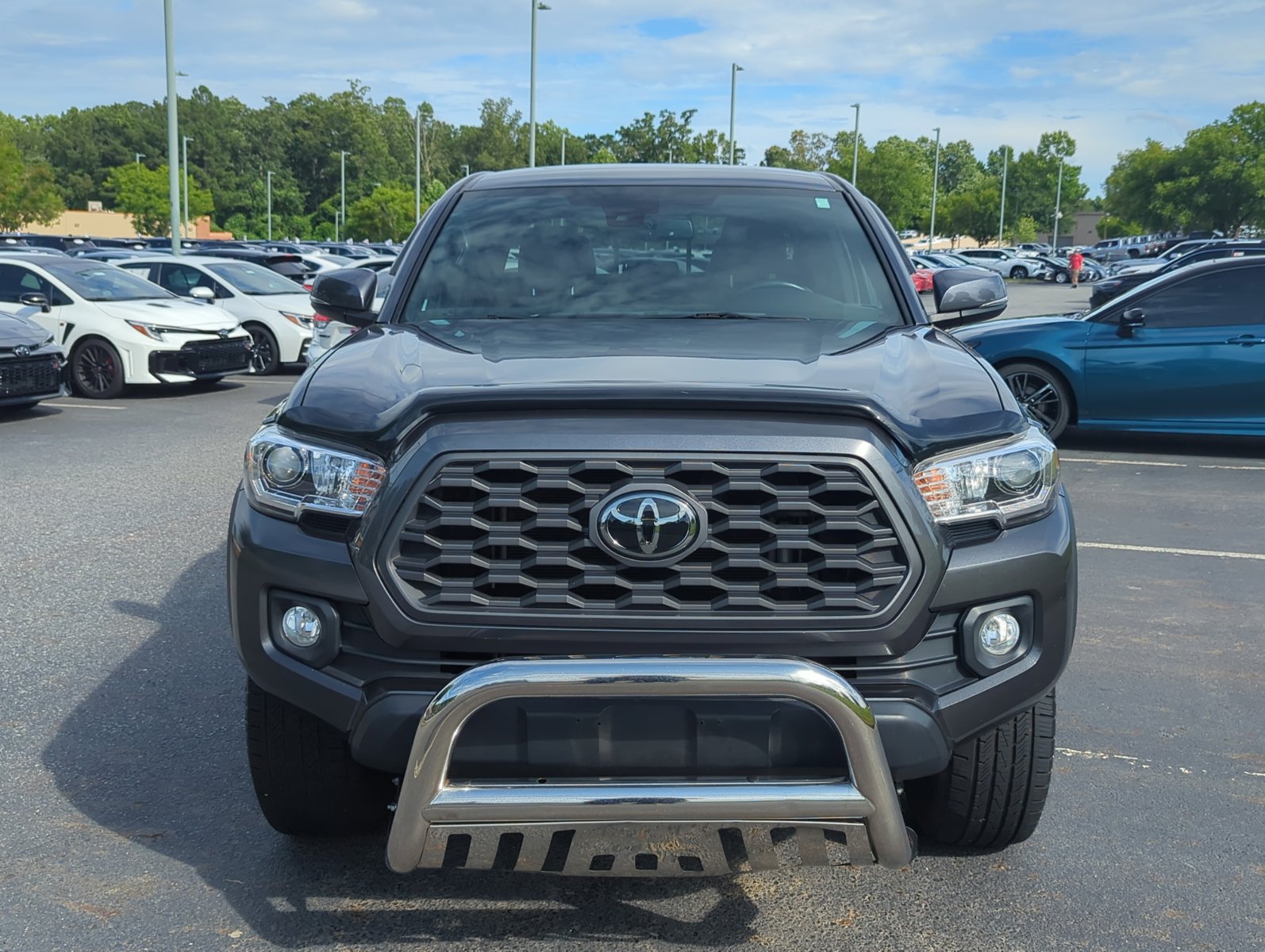 2022 Toyota Tacoma TRD V6 photo 2