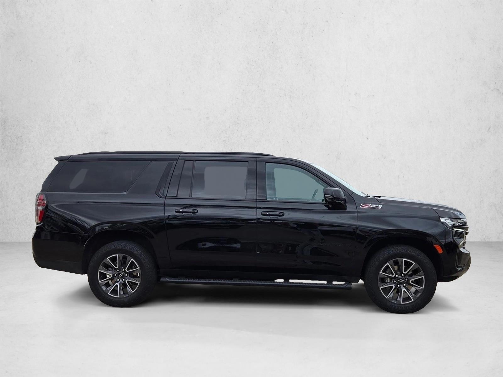 2023 Chevrolet Suburban Z71 photo 4