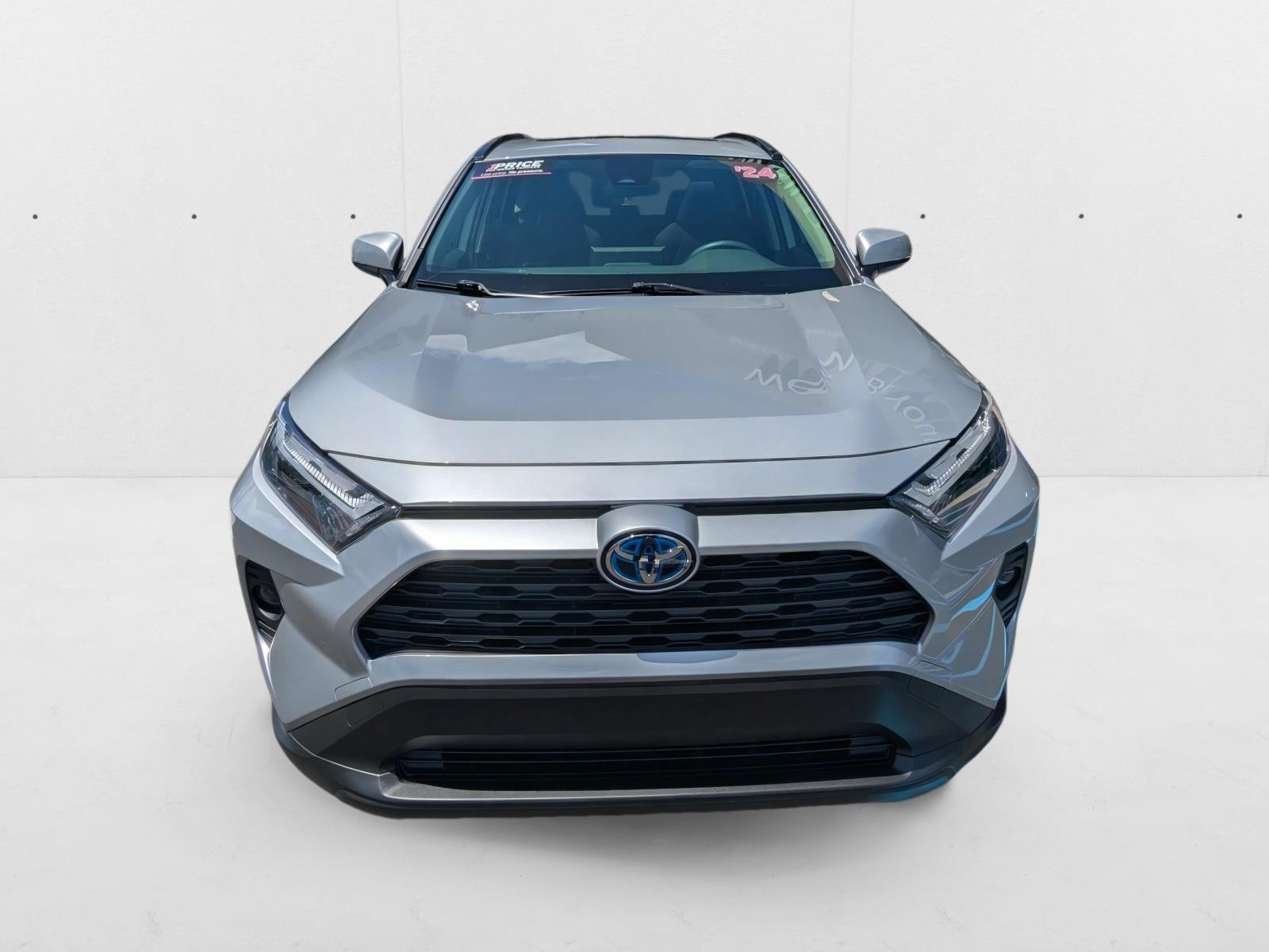 2024 Toyota RAV4 Hybrid XLE photo 2