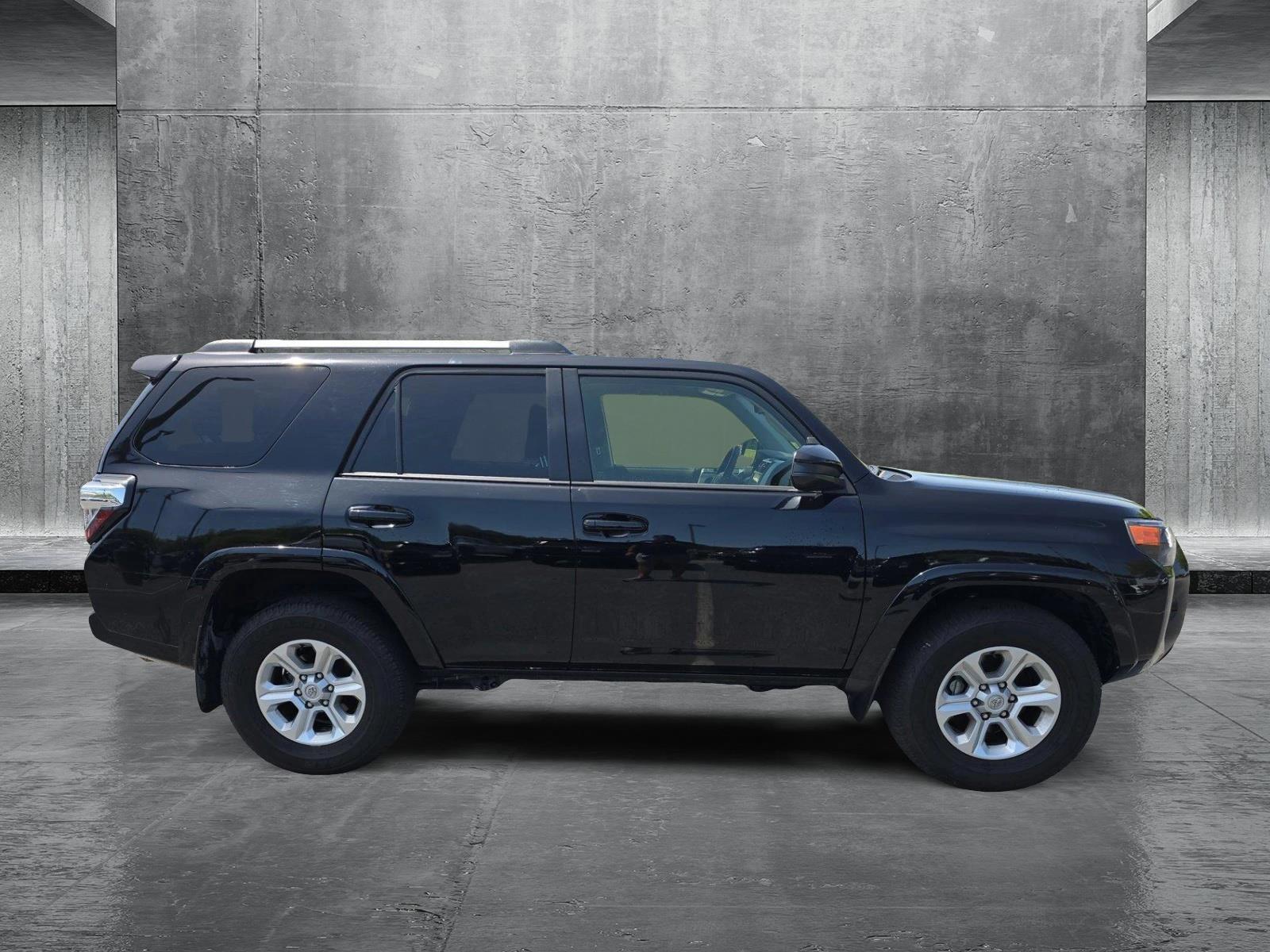 2024 Toyota 4Runner SR5 photo 4