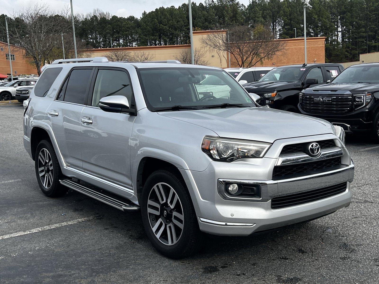 2015 Toyota 4Runner Limited photo 3
