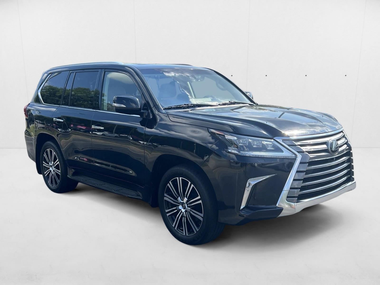 2021 Lexus LX 570 Three-Row photo 3