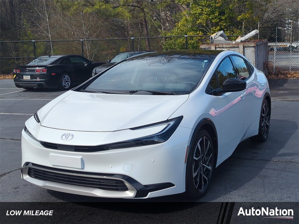 Used 2025 Toyota Prius Plug-in Hybrid XSE Premium Hatchback