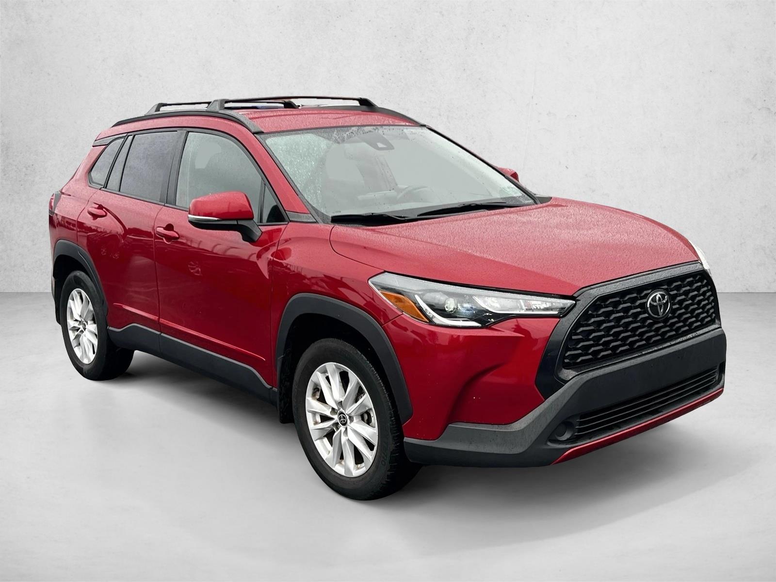 2022 Toyota Corolla Cross LE photo 3