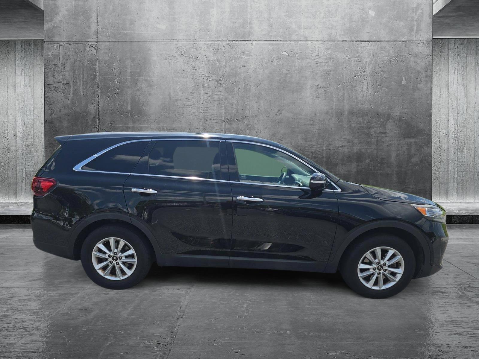 2019 Kia Sorento LX photo 4