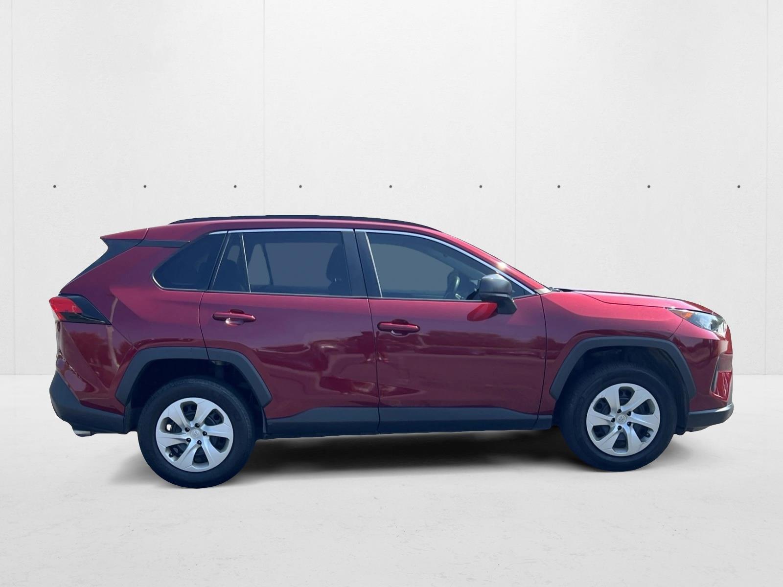2019 Toyota RAV4 LE photo 4