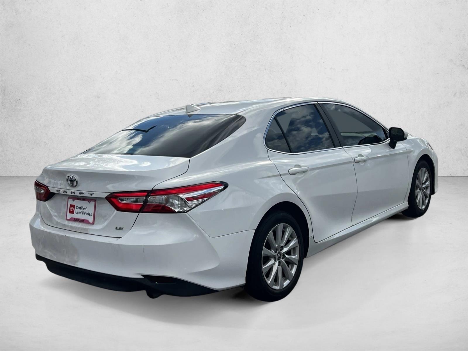 2020 Toyota Camry LE photo 4