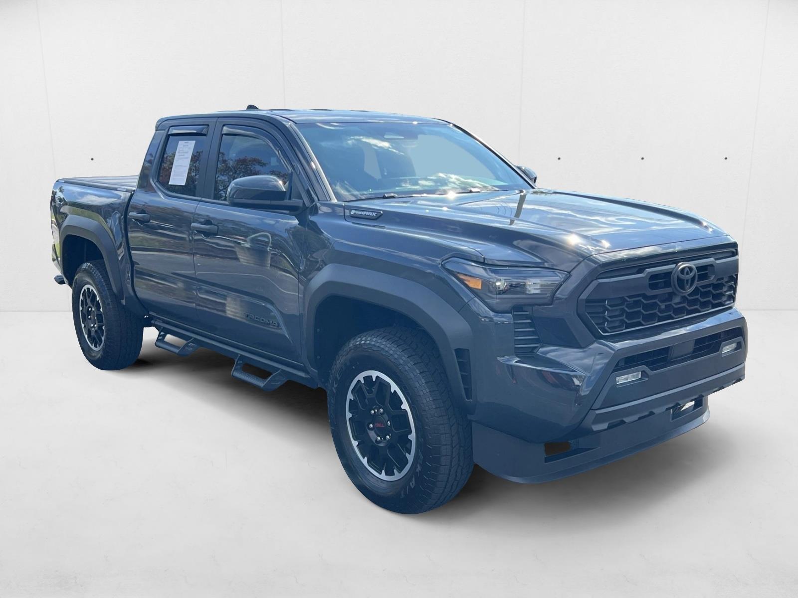 2025 Toyota Tacoma TRD Off-Road photo 3