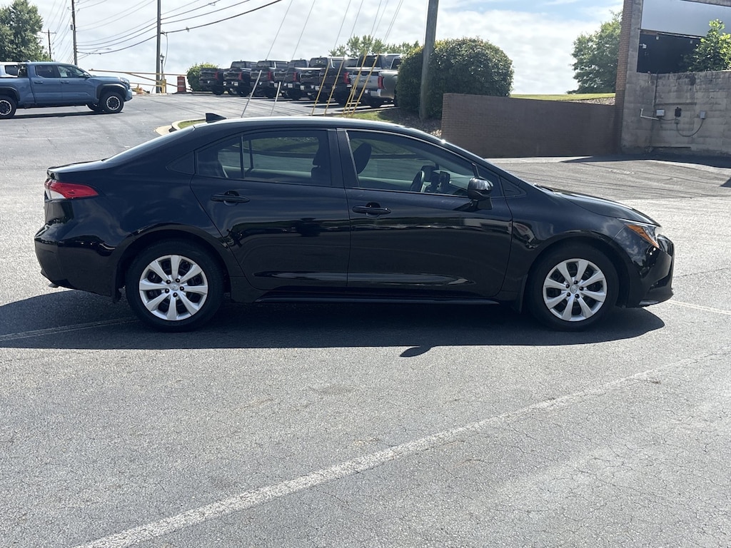 Used 2025 Toyota Corolla LE Sedan