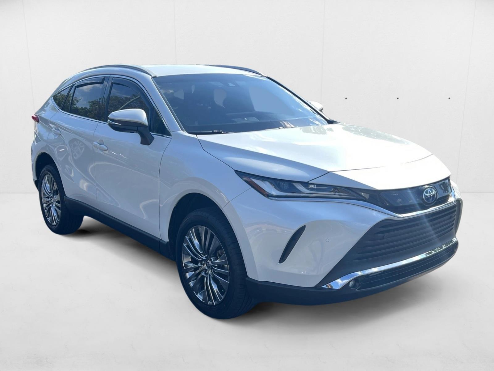 2024 Toyota Venza XLE photo 3