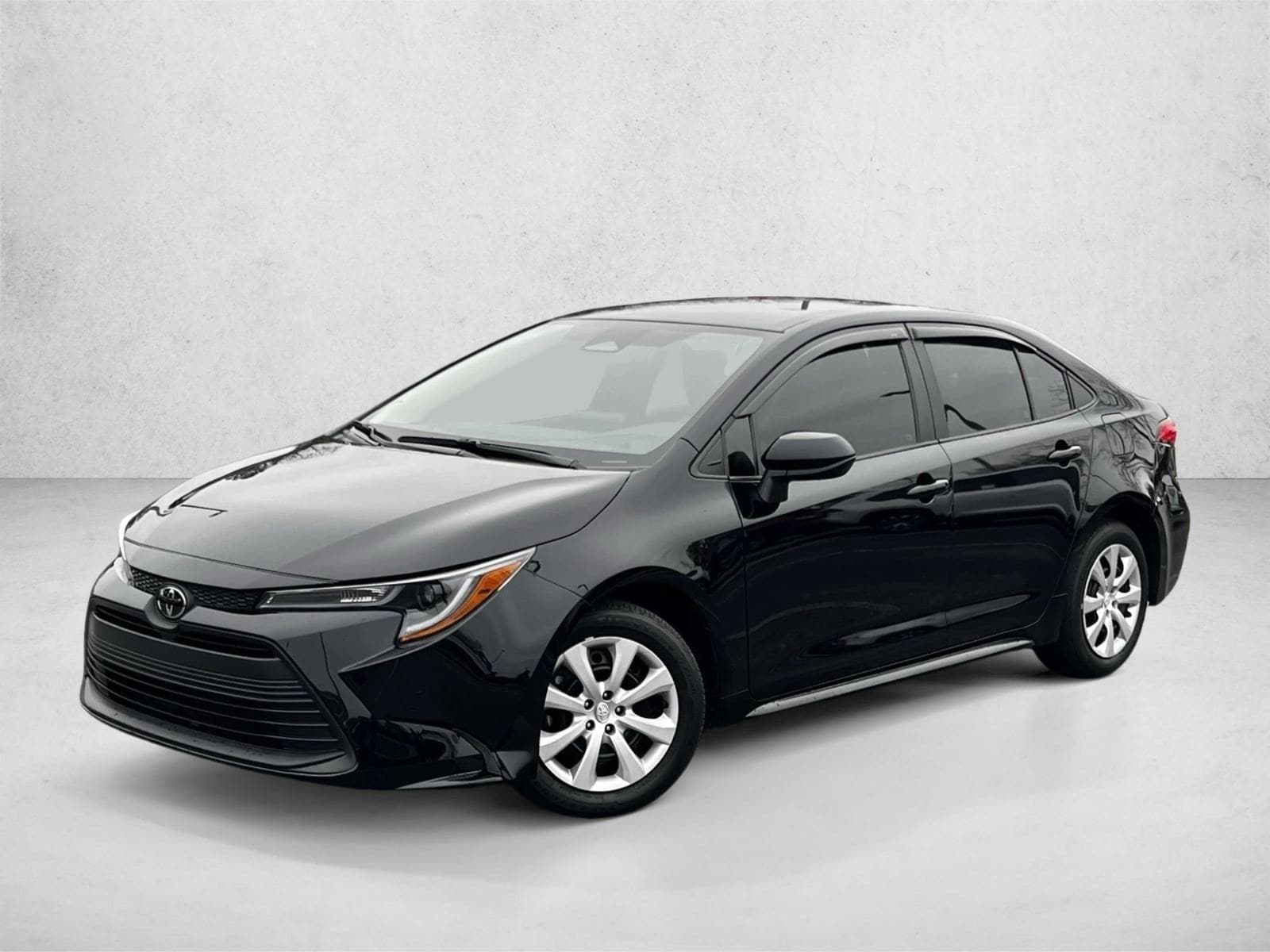 2024 Toyota Corolla LE's photo