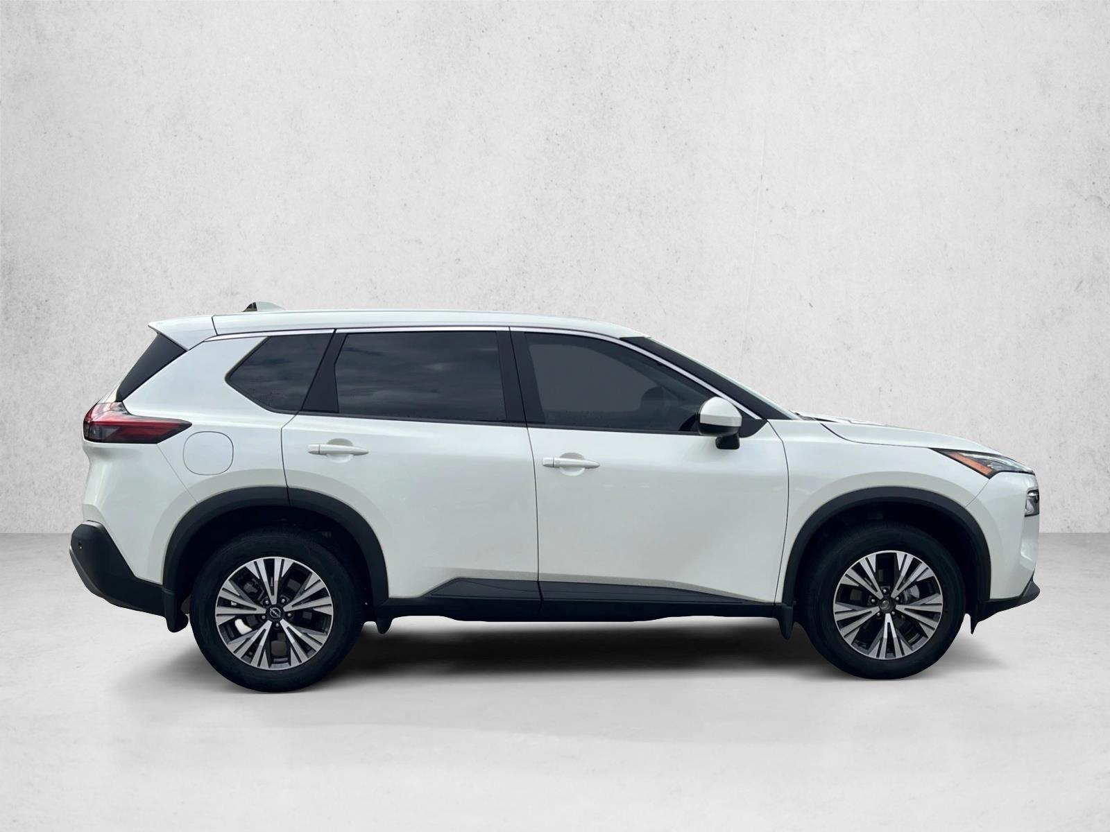 2023 Nissan Rogue SV photo 4