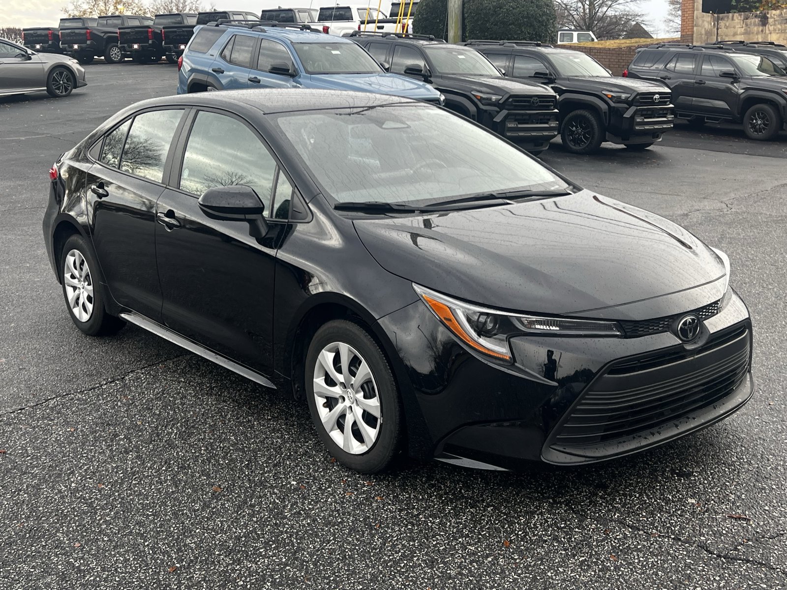 2025 Toyota Corolla LE photo 3