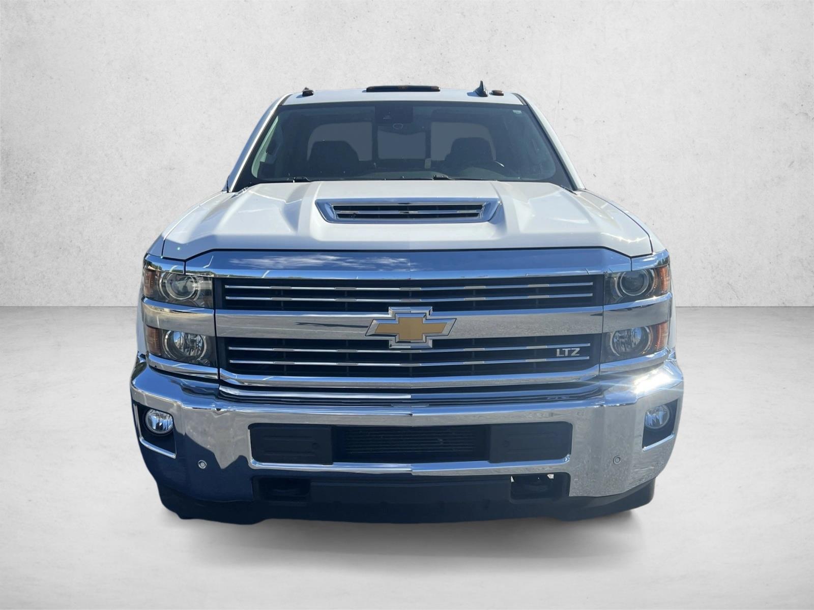 2018 Chevrolet Silverado 3500HD LTZ photo 2