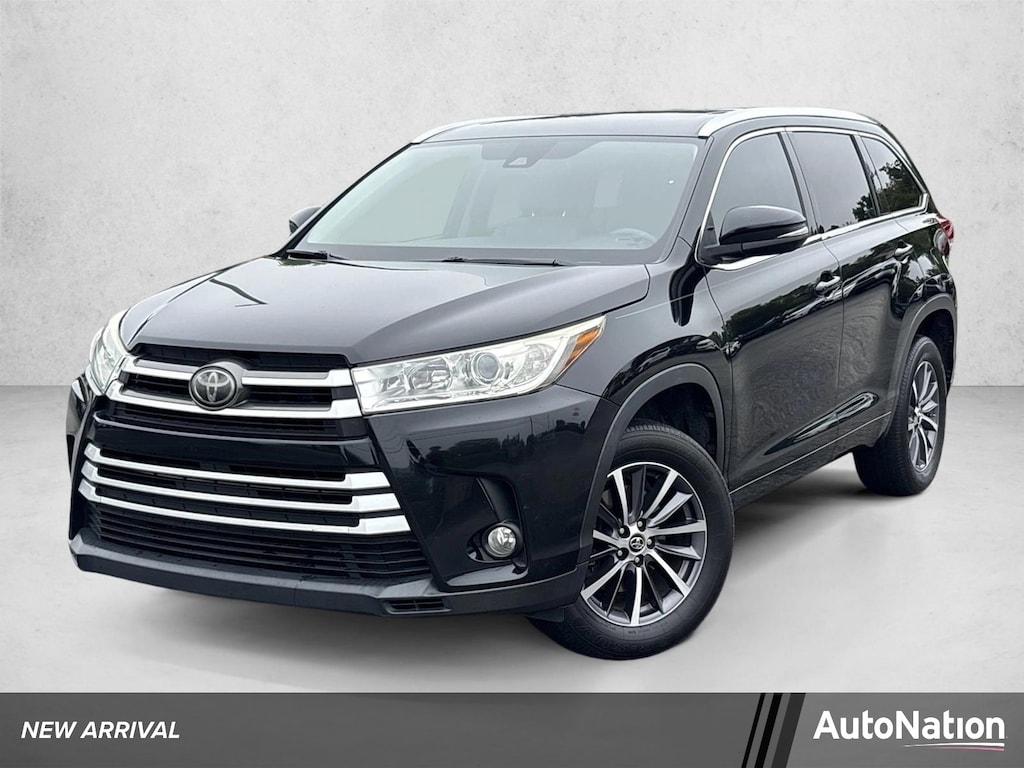 Certified 2017 Toyota Highlander XLE V6 SUV