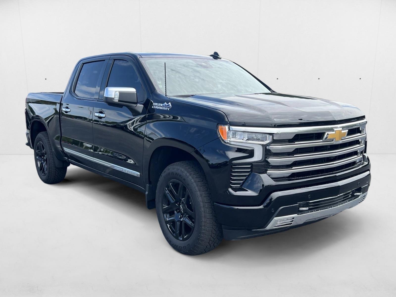 2025 Chevrolet Silverado 1500 High Country photo 3