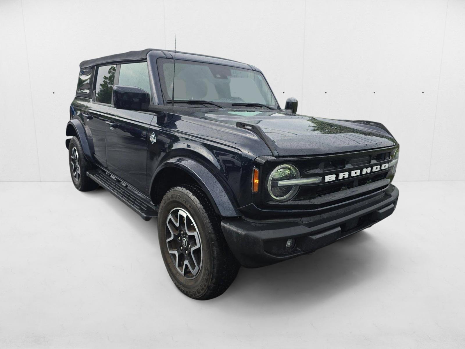 2021 Ford Bronco Outer Banks photo 2