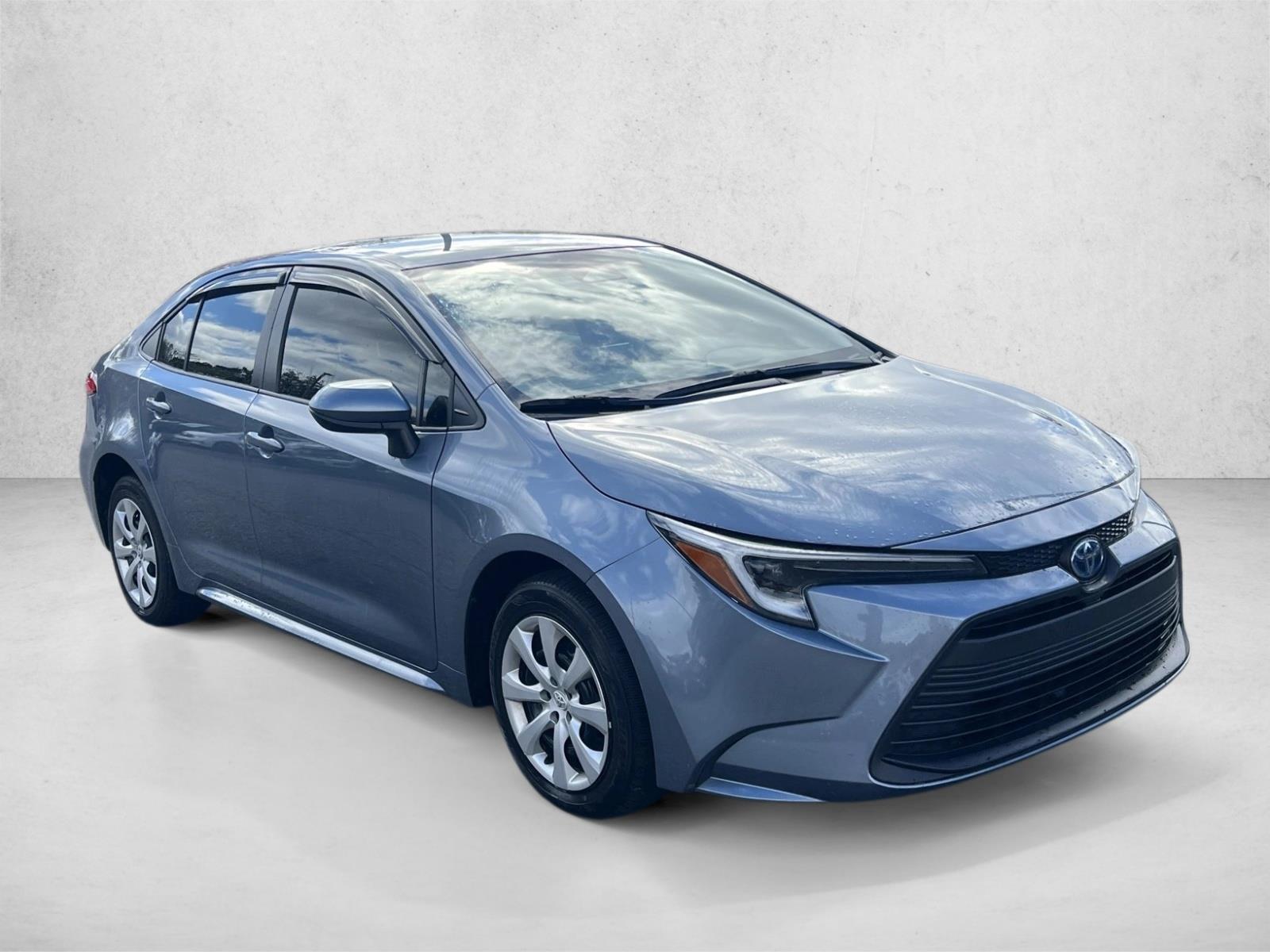 2024 Toyota Corolla Hybrid LE photo 3