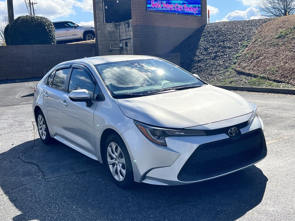 Used 2022 Toyota Corolla LE Sedan