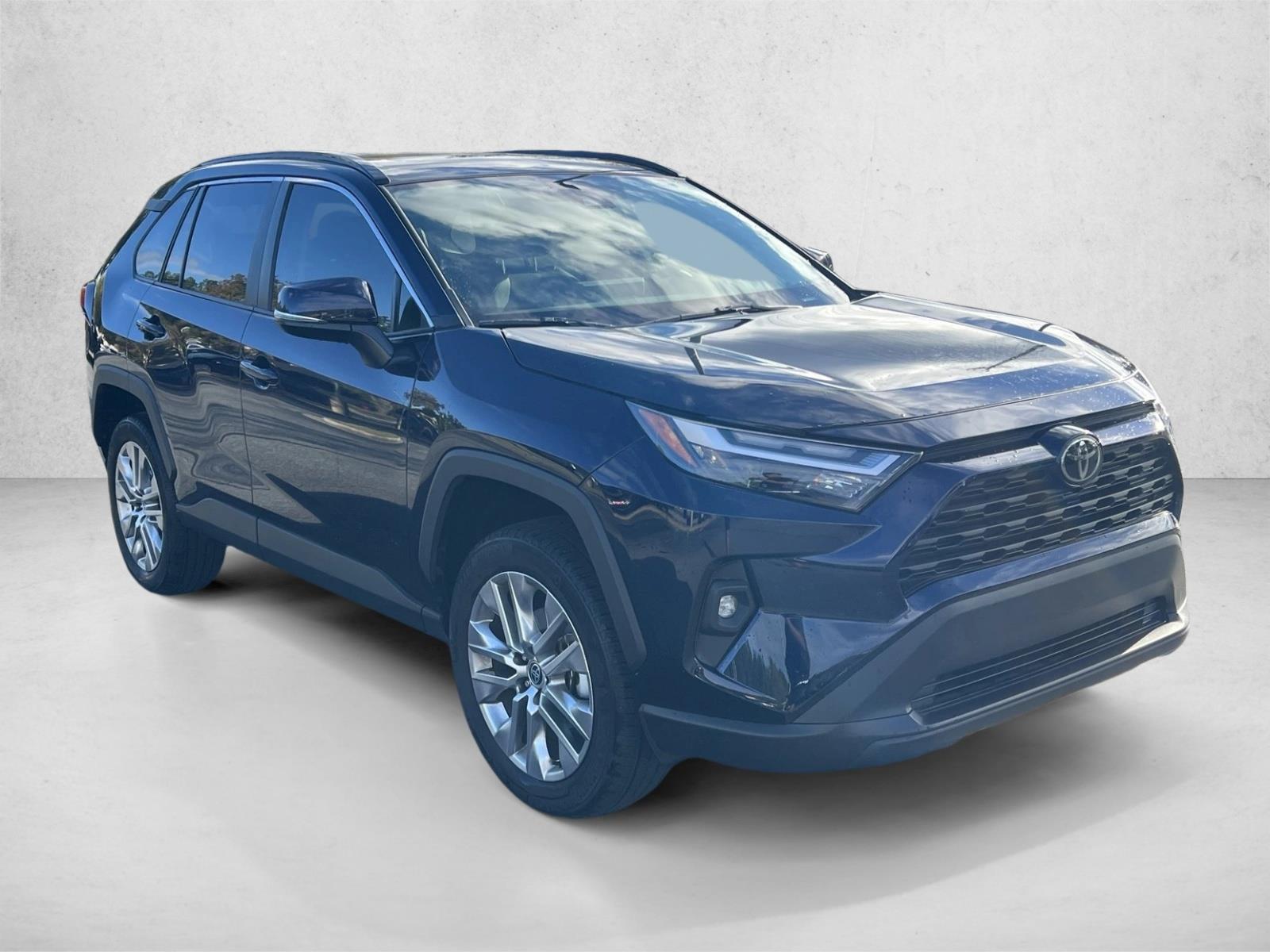 2024 Toyota RAV4 XLE Premium photo 3