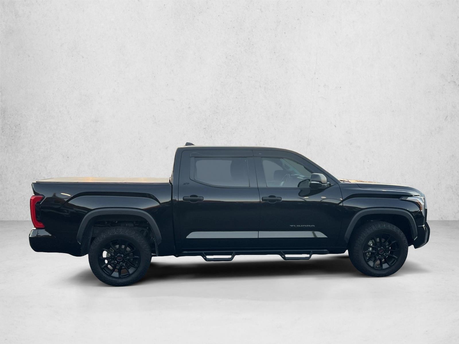 2023 Toyota Tundra SR5 CrewMax photo 4