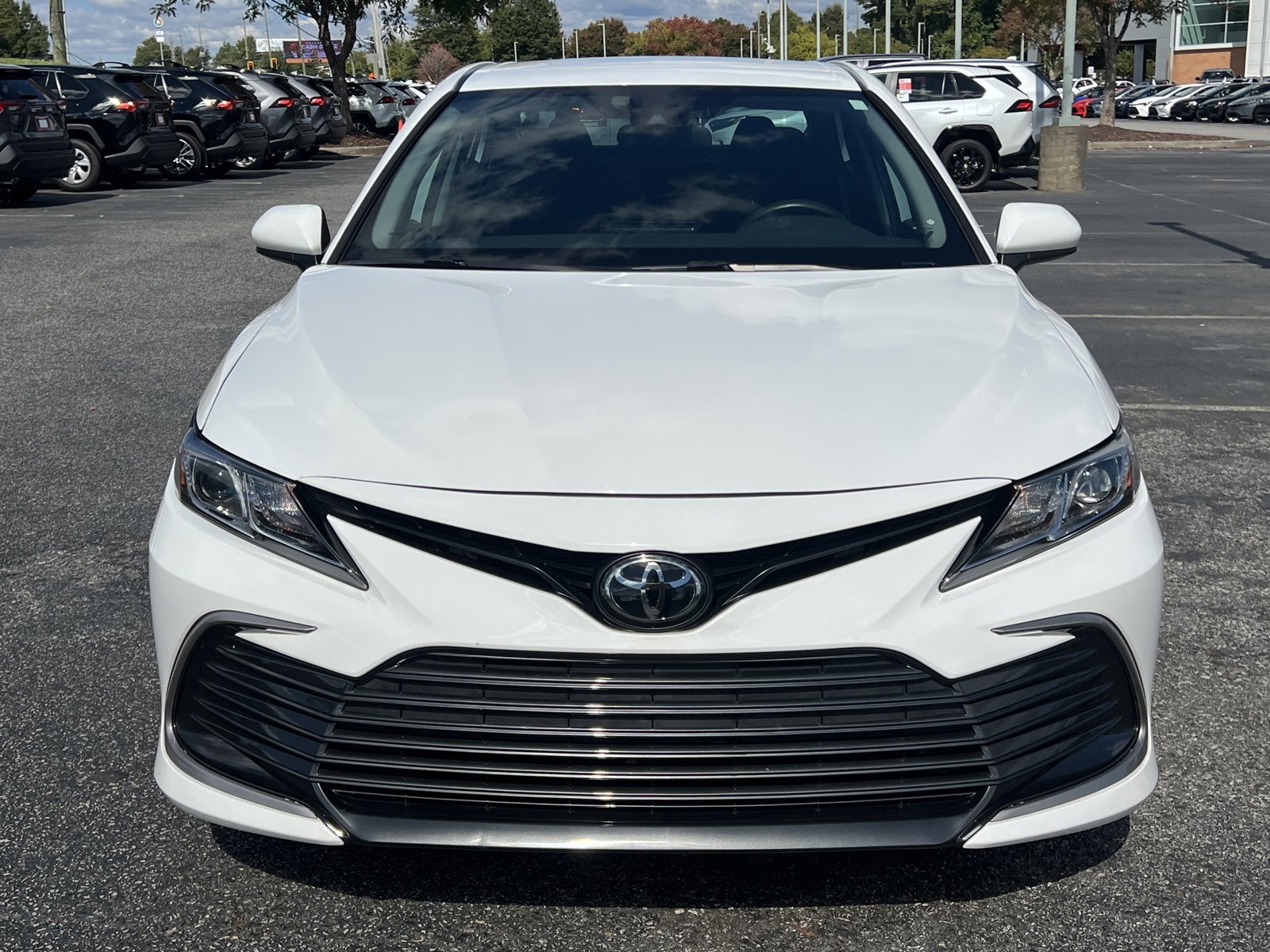 2022 Toyota Camry LE photo 2