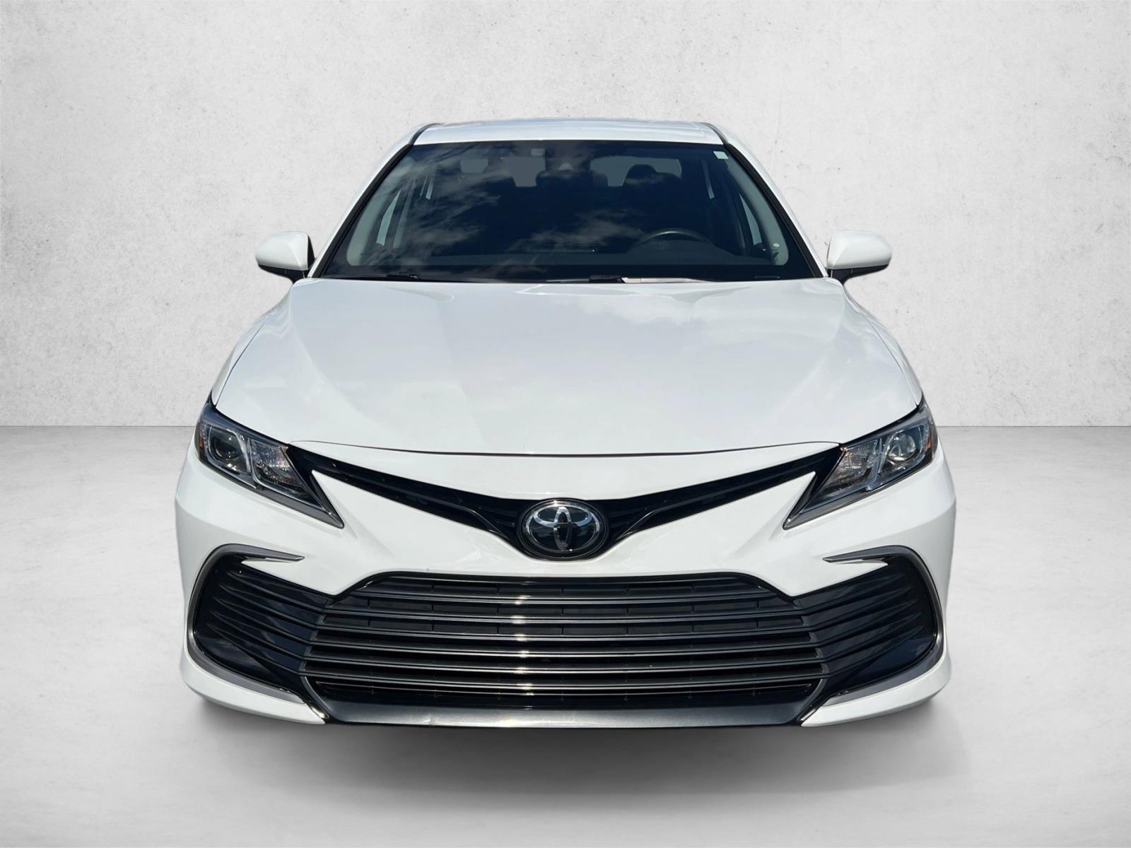 2022 Toyota Camry LE photo 2