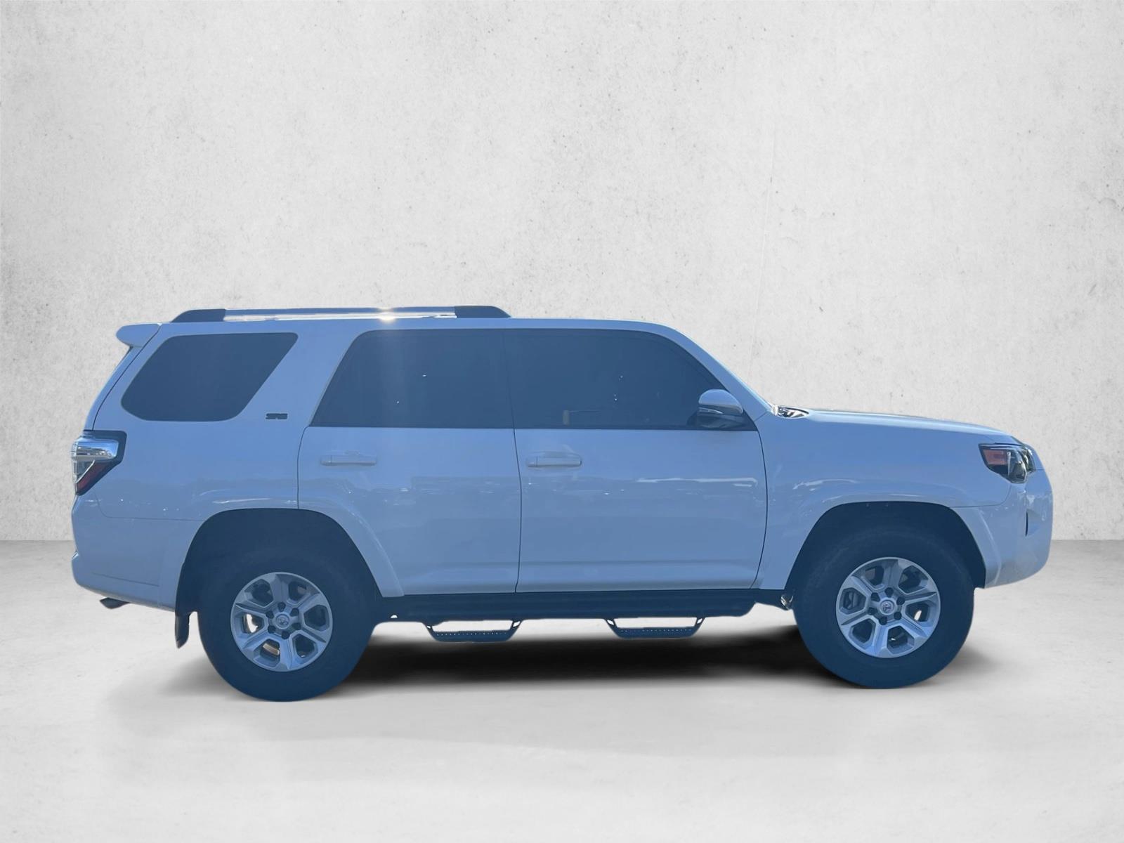 2023 Toyota 4Runner SR5 Premium photo 4