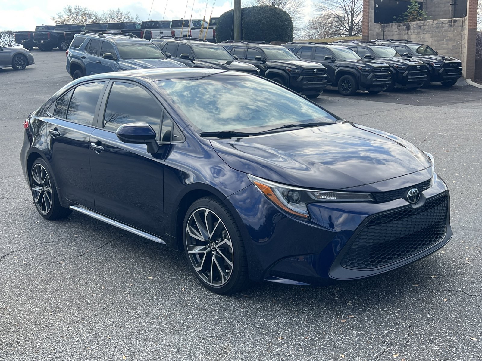 2022 Toyota Corolla LE photo 2