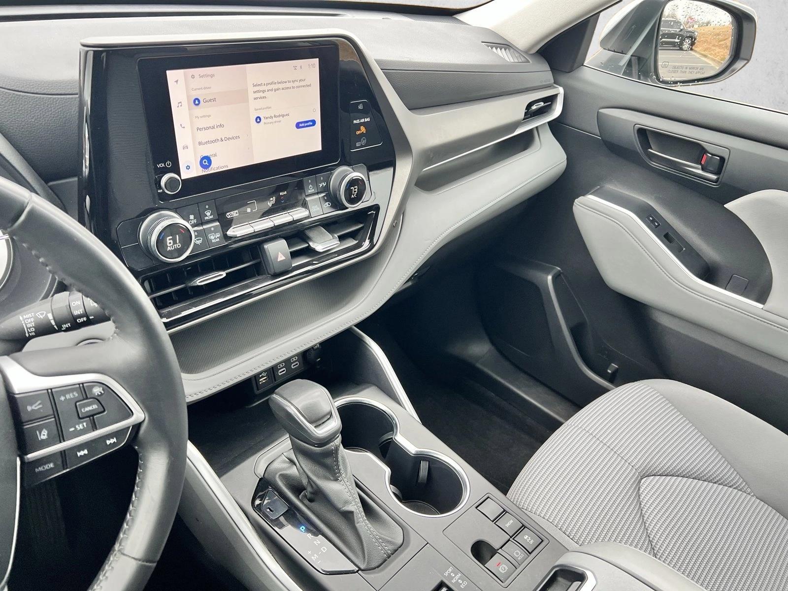2024 Toyota Highlander LE - Photo 15