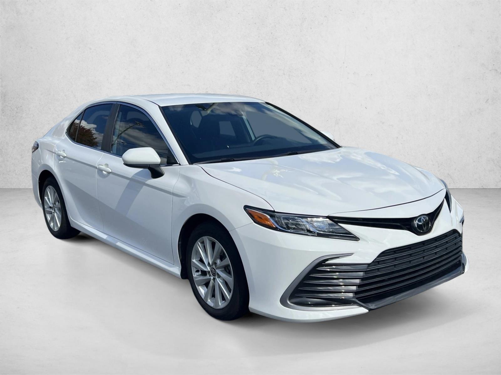 2022 Toyota Camry LE photo 3
