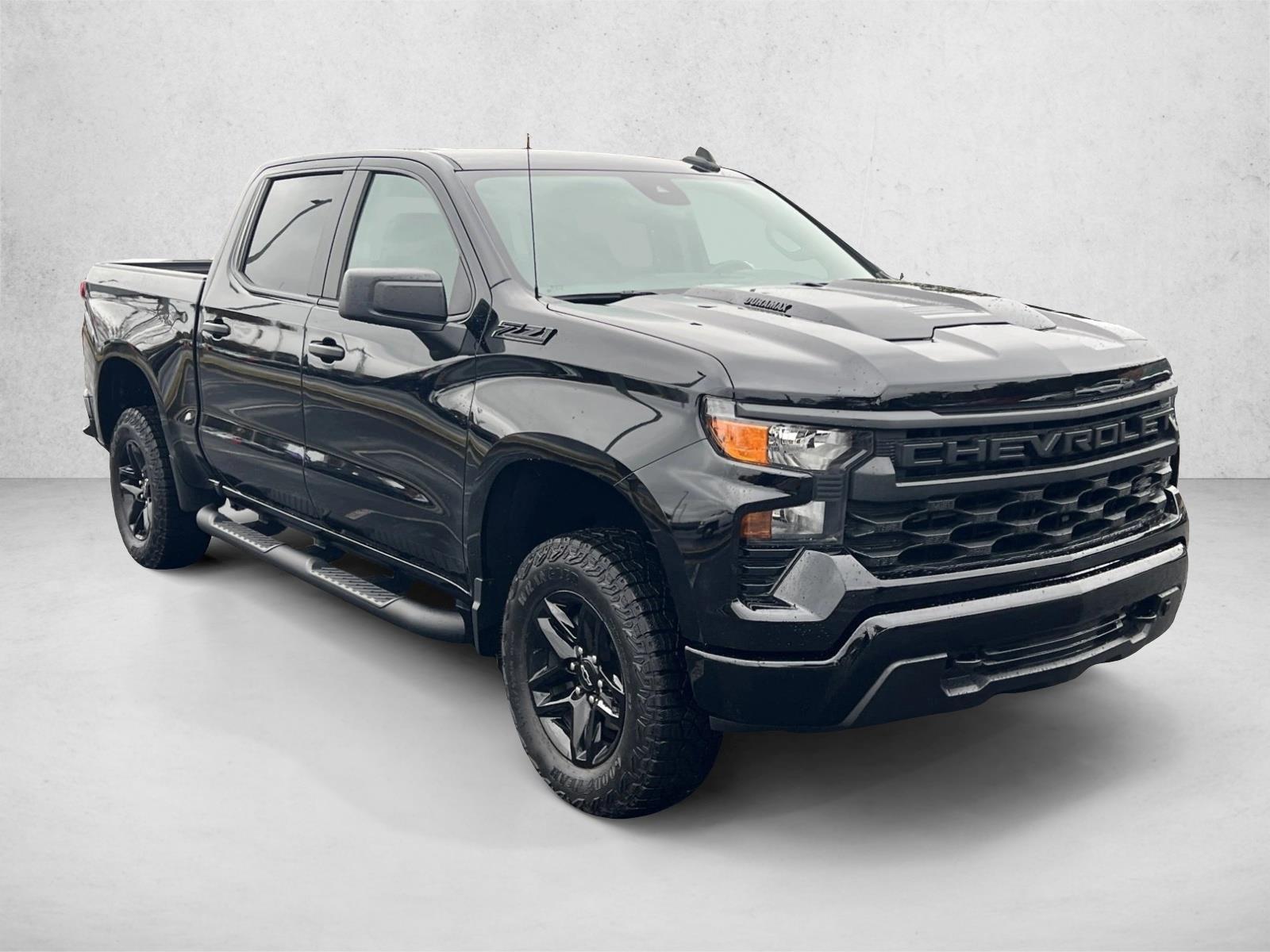 2025 Chevrolet Silverado 1500 Custom Trail Boss photo 3