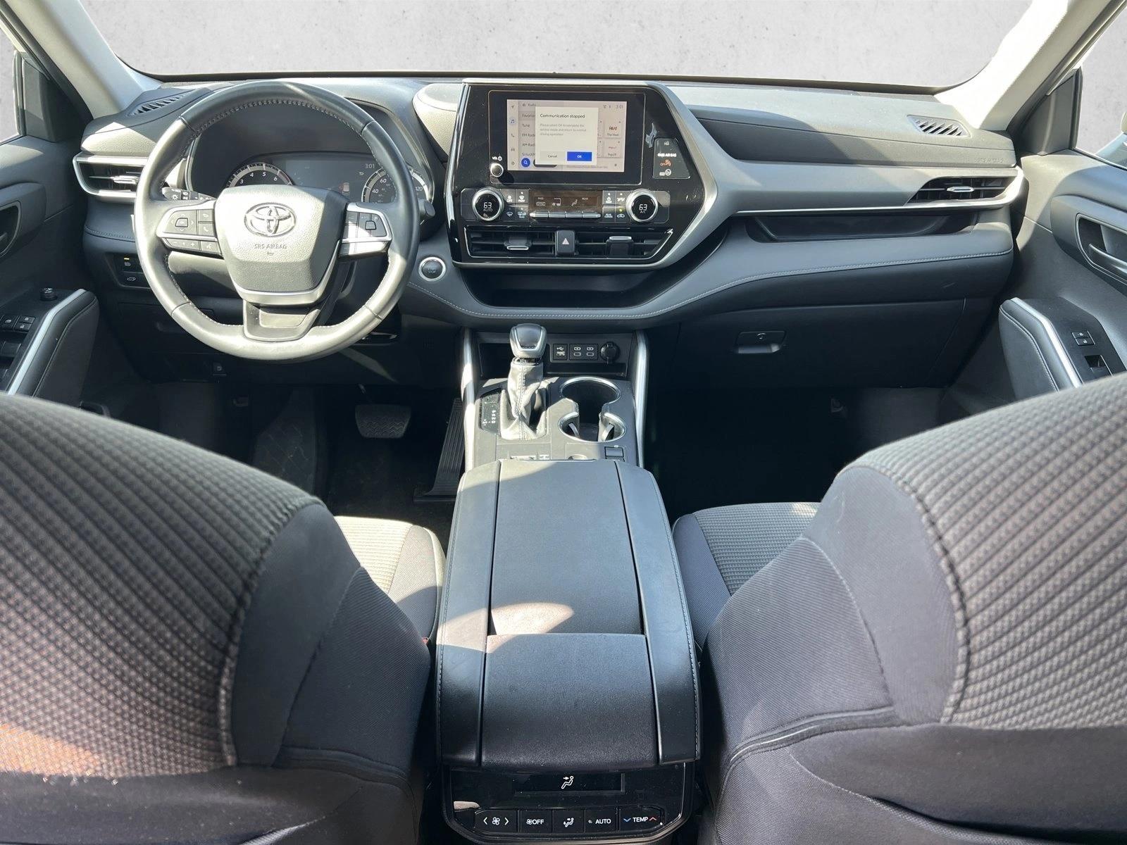 2025 Toyota Highlander LE - Photo 19